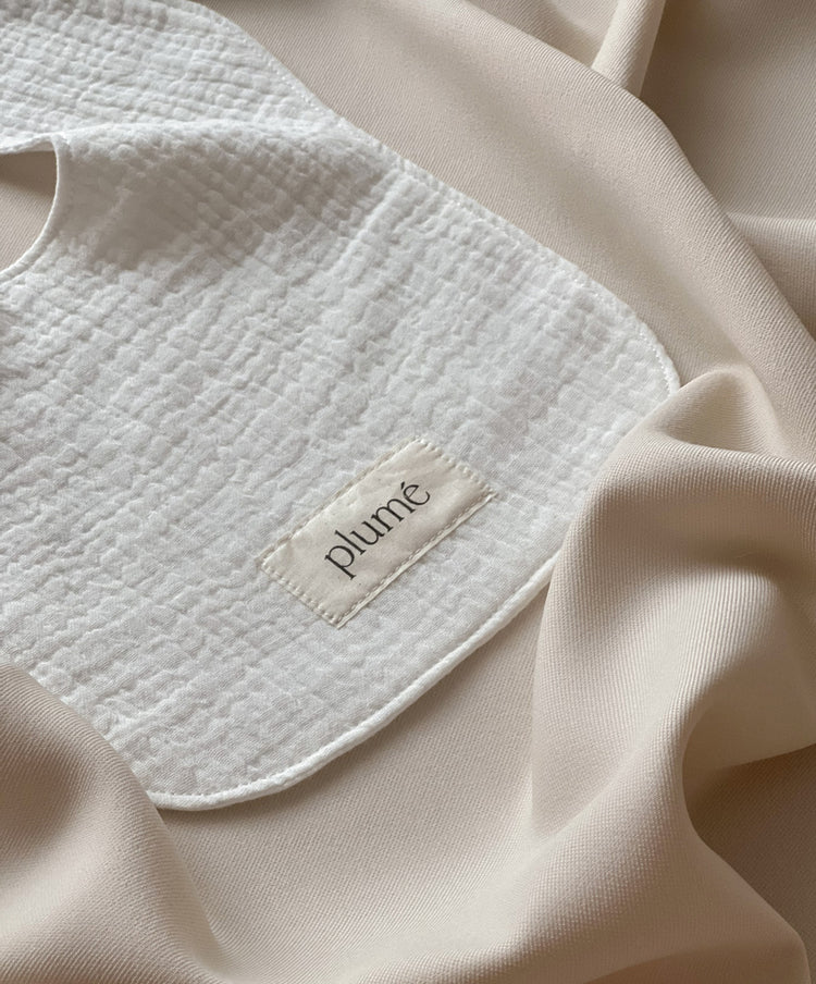 Śliniak muślinowy Cream