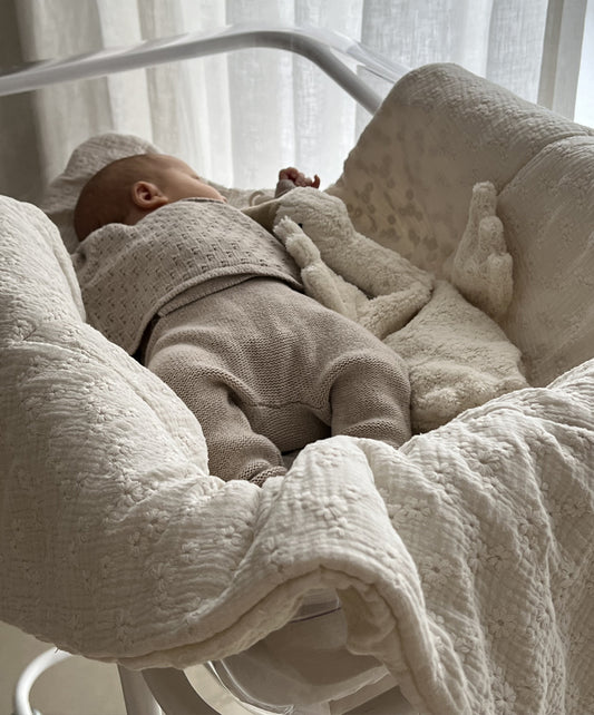 Gardenia muslin cone