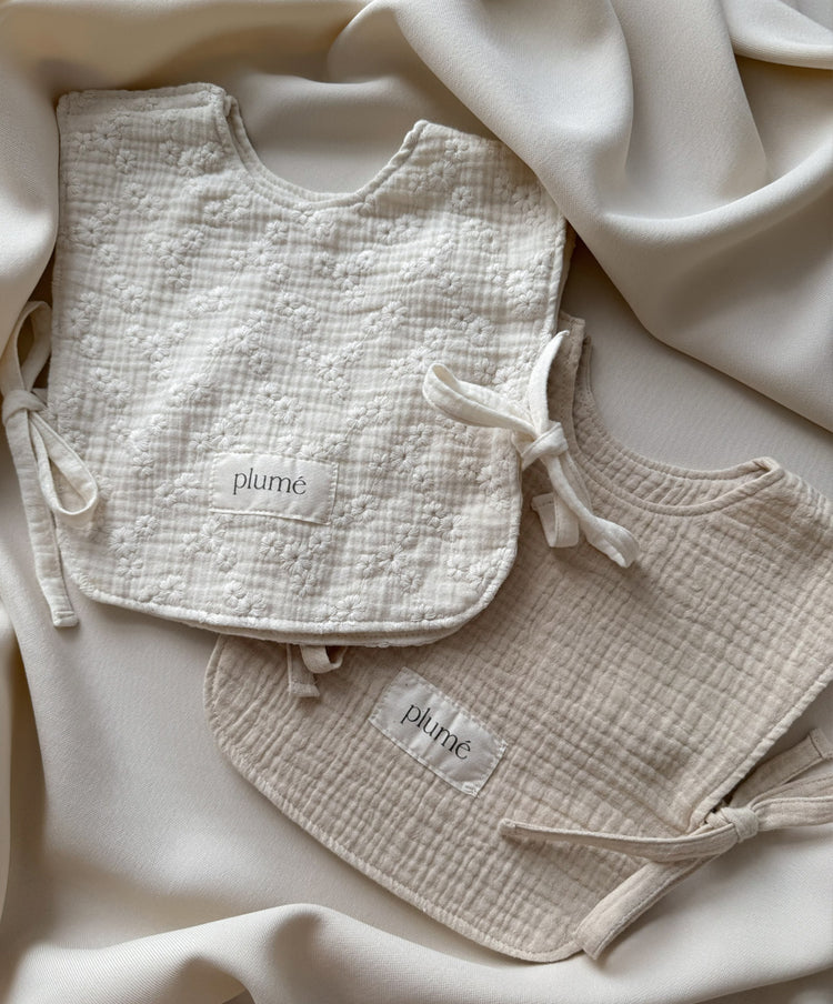 Vest Gardenia Muslin Bib